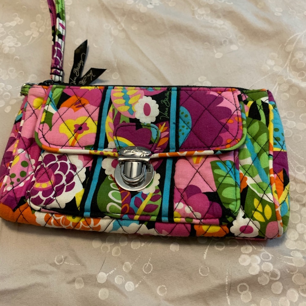 Vera Bradley Va Va Bloom wristlet phone wallet.